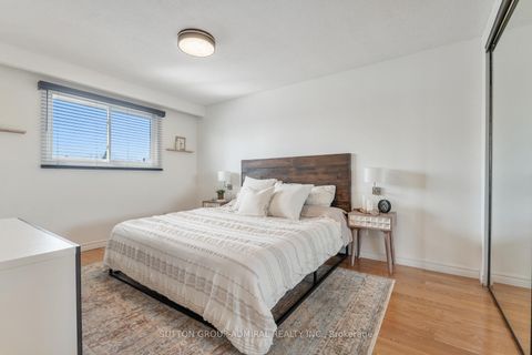 Photo 20 at 19 Mentor Boulevard, Hillcrest Village, Toronto