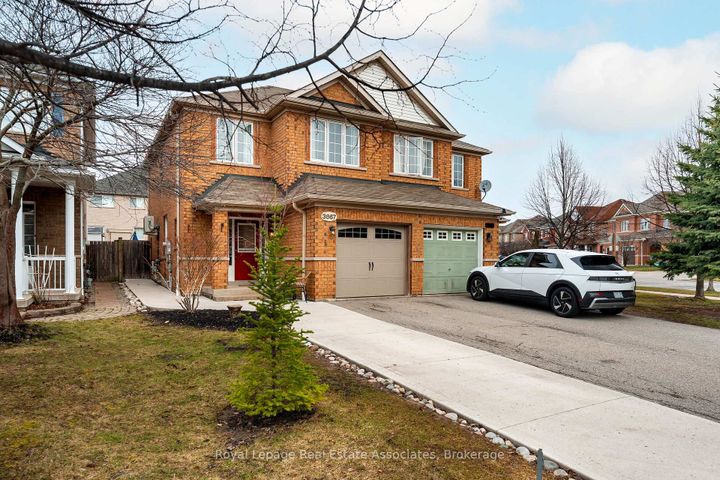 Photo 1 at 3867 Stardust Drive, Churchill Meadows, Mississauga