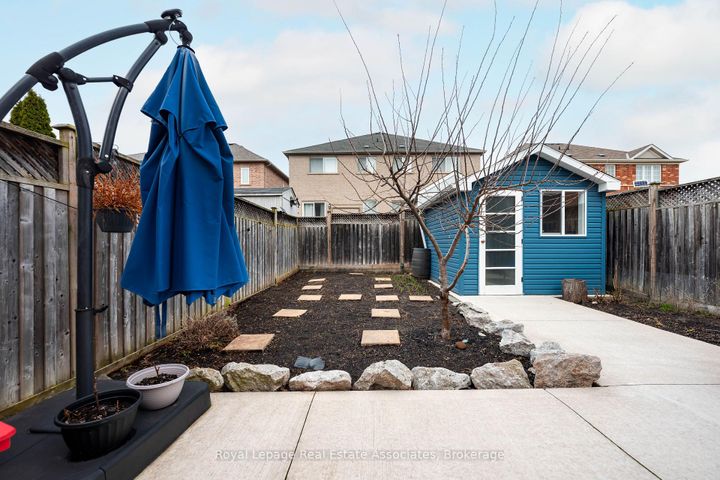 Photo 5 at 3867 Stardust Drive, Churchill Meadows, Mississauga