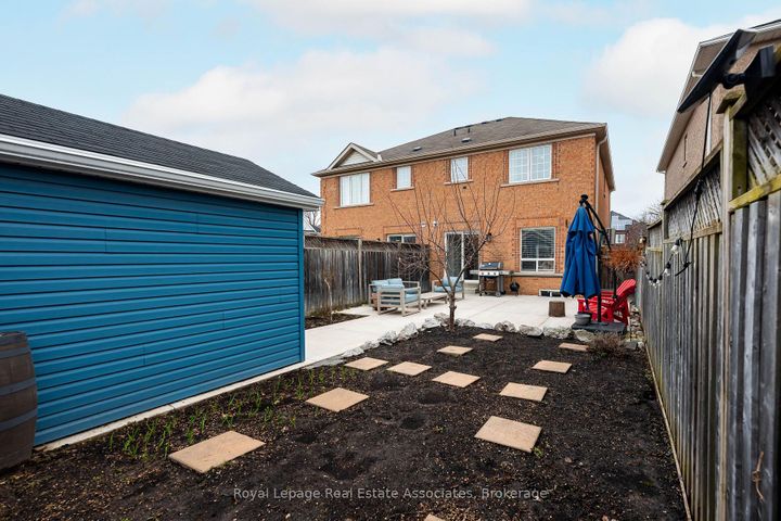 Photo 6 at 3867 Stardust Drive, Churchill Meadows, Mississauga
