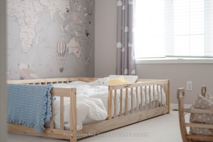 Photo 17 at 3867 Stardust Drive, Churchill Meadows, Mississauga