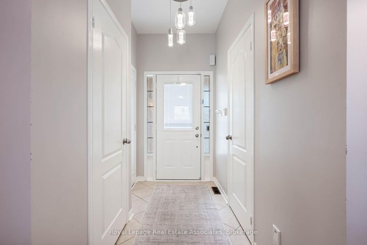 Photo 19 at 3867 Stardust Drive, Churchill Meadows, Mississauga