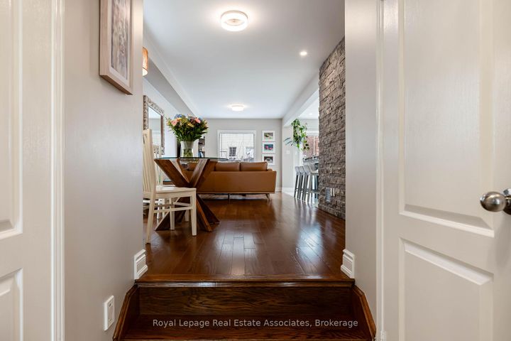 Photo 21 at 3867 Stardust Drive, Churchill Meadows, Mississauga