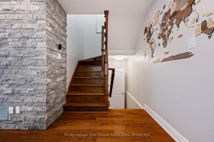 Photo 24 at 3867 Stardust Drive, Churchill Meadows, Mississauga