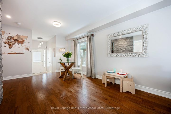 Photo 25 at 3867 Stardust Drive, Churchill Meadows, Mississauga