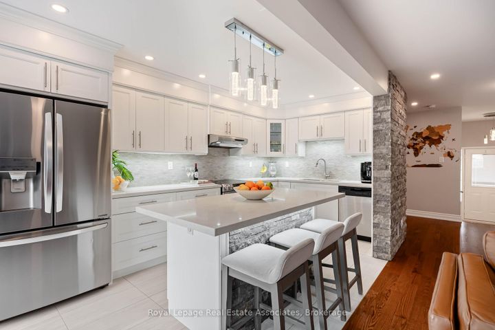 Photo 32 at 3867 Stardust Drive, Churchill Meadows, Mississauga