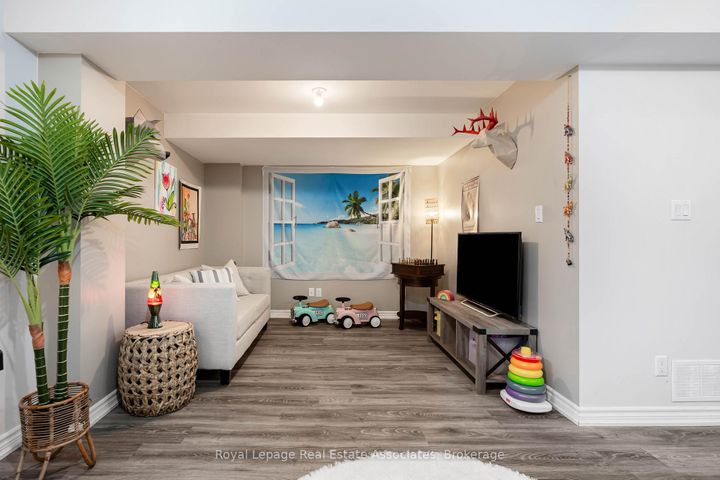 Photo 48 at 3867 Stardust Drive, Churchill Meadows, Mississauga