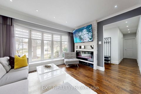 Photo 4 at 25 Mcmanus Road, The Westway, Toronto