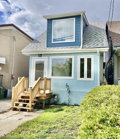 Photo 0 at 26 Leyton Avenue, Oakridge, Toronto