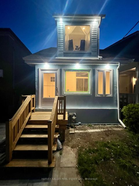 Photo 4 at 26 Leyton Avenue, Oakridge, Toronto