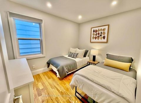 Photo 20 at 26 Leyton Avenue, Oakridge, Toronto