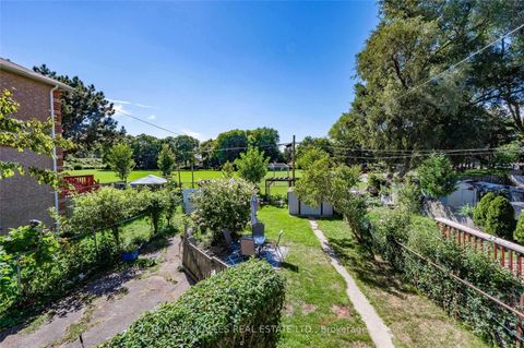 Photo 23 at 26 Leyton Avenue, Oakridge, Toronto