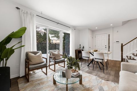 Photo 3 at 34 Sugar Millway, Windfields, Toronto