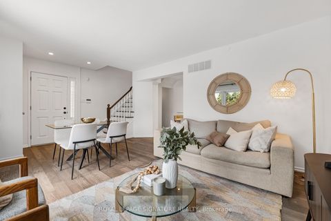 Photo 4 at 34 Sugar Millway, Windfields, Toronto