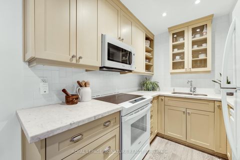 Photo 10 at 34 Sugar Millway, Windfields, Toronto