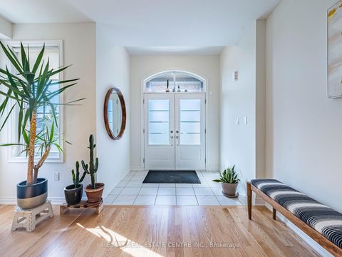 Photo 6 at 192 Miyako Court, Windfields, Oshawa