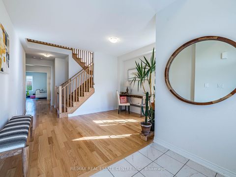 Photo 7 at 192 Miyako Court, Windfields, Oshawa