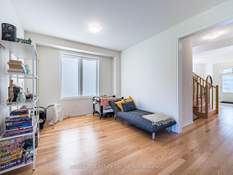 Photo 11 at 192 Miyako Court, Windfields, Oshawa