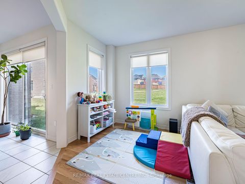 Photo 16 at 192 Miyako Court, Windfields, Oshawa