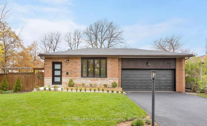 Photo 1 at 1898 Barsuda Drive, Clarkson, Mississauga