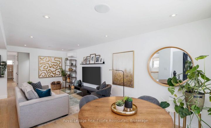 Photo 6 at 1898 Barsuda Drive, Clarkson, Mississauga