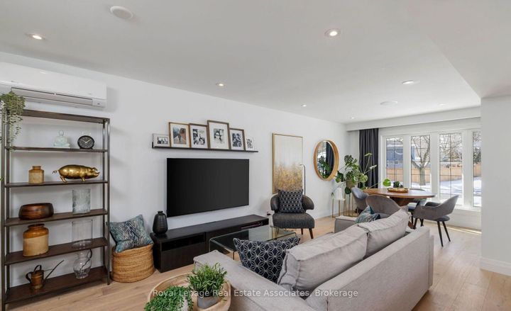 Photo 7 at 1898 Barsuda Drive, Clarkson, Mississauga