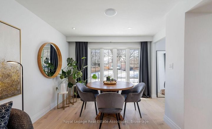 Photo 9 at 1898 Barsuda Drive, Clarkson, Mississauga