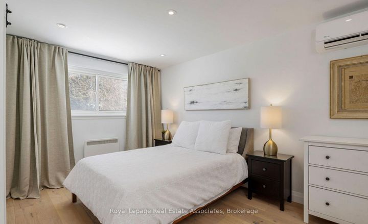 Photo 15 at 1898 Barsuda Drive, Clarkson, Mississauga