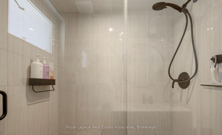 Photo 23 at 1898 Barsuda Drive, Clarkson, Mississauga