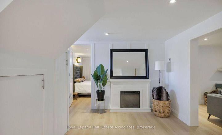 Photo 27 at 1898 Barsuda Drive, Clarkson, Mississauga