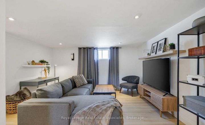 Photo 28 at 1898 Barsuda Drive, Clarkson, Mississauga