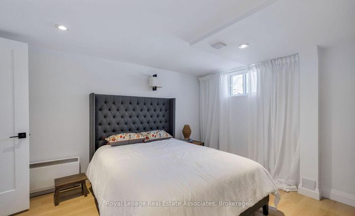 Photo 32 at 1898 Barsuda Drive, Clarkson, Mississauga