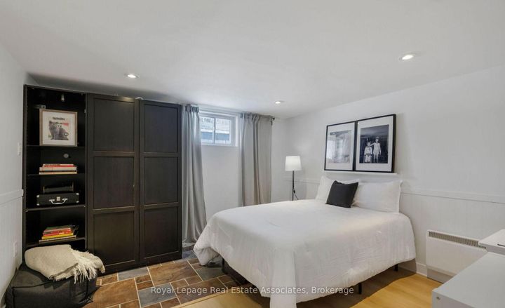 Photo 34 at 1898 Barsuda Drive, Clarkson, Mississauga