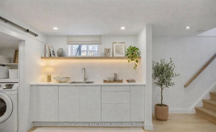 Photo 37 at 1898 Barsuda Drive, Clarkson, Mississauga