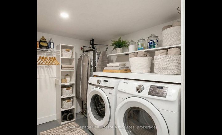 Photo 39 at 1898 Barsuda Drive, Clarkson, Mississauga