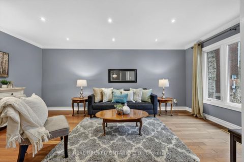 Photo 2 at 89 Marsden Court, Glenway Estates, Newmarket