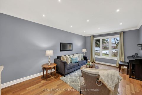 Photo 3 at 89 Marsden Court, Glenway Estates, Newmarket