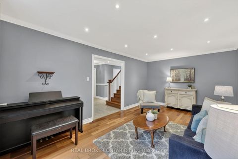 Photo 4 at 89 Marsden Court, Glenway Estates, Newmarket