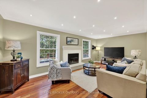 Photo 10 at 89 Marsden Court, Glenway Estates, Newmarket