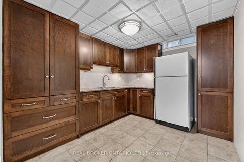 Photo 30 at 89 Marsden Court, Glenway Estates, Newmarket