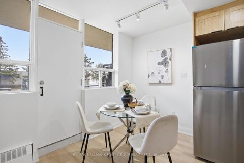 Photo 12 at 101 - 1950 Kennedy Road, Dorset Park, Toronto