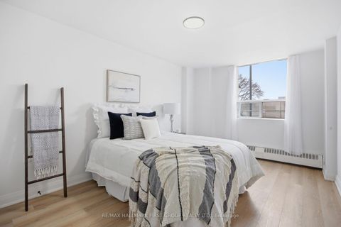 Photo 15 at 101 - 1950 Kennedy Road, Dorset Park, Toronto