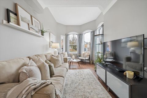 Photo 4 at 105 Zachary Place, Brooklin, Whitby