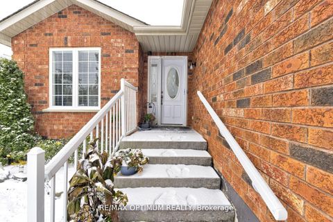 Photo 2 at 177 Hanmer Street E, East Bayfield, Barrie