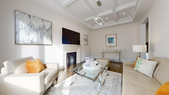 Photo 4 at 92 Giardina Crescent N, Bayview Hill, Richmond Hill