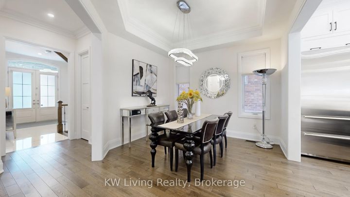 Photo 7 at 92 Giardina Crescent N, Bayview Hill, Richmond Hill