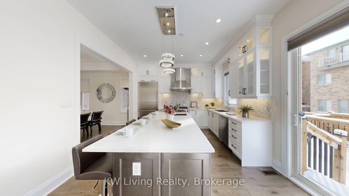 Photo 10 at 92 Giardina Crescent N, Bayview Hill, Richmond Hill