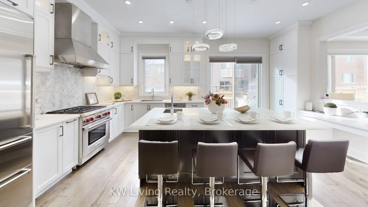 Photo 13 at 92 Giardina Crescent N, Bayview Hill, Richmond Hill