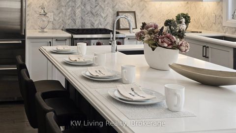 Photo 16 at 92 Giardina Crescent N, Bayview Hill, Richmond Hill