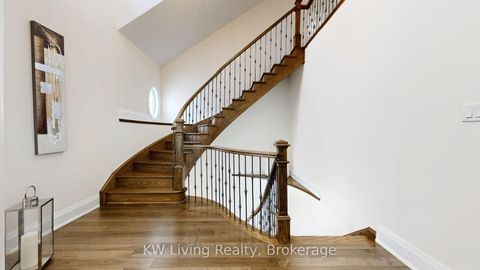 Photo 35 at 92 Giardina Crescent N, Bayview Hill, Richmond Hill